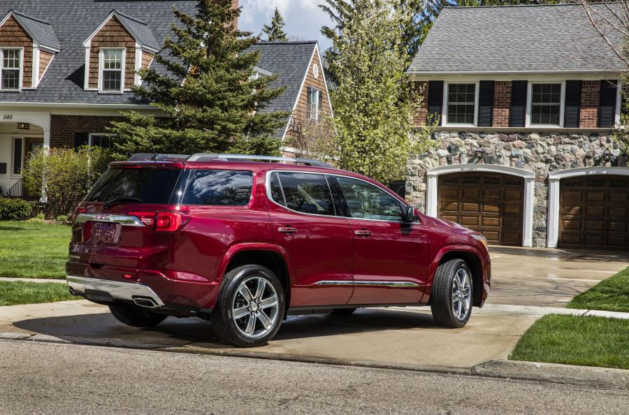  GMC Acadia Denali 2016 года  (фото 31 из 33)